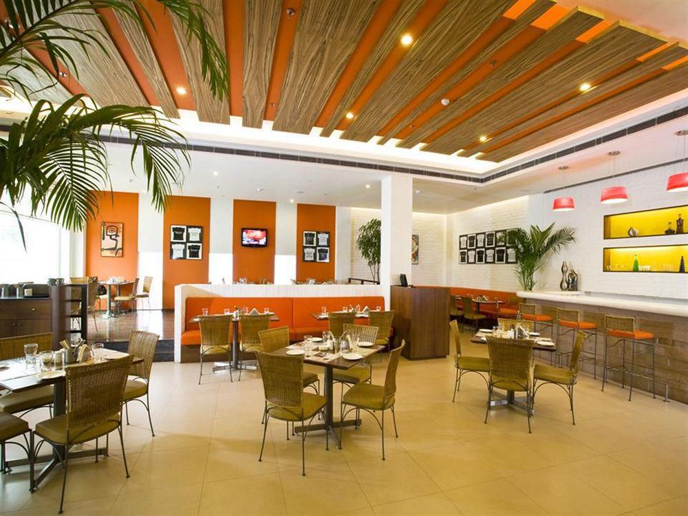 Lemon Tree Hotel, East Delhi Mall, Kaushambi Ghaziabad Restoran fotoğraf